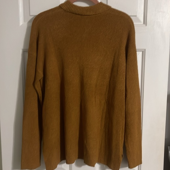 NWT Boutique Purchased Gorgeous Sweater side slit - Picture 5 of 5